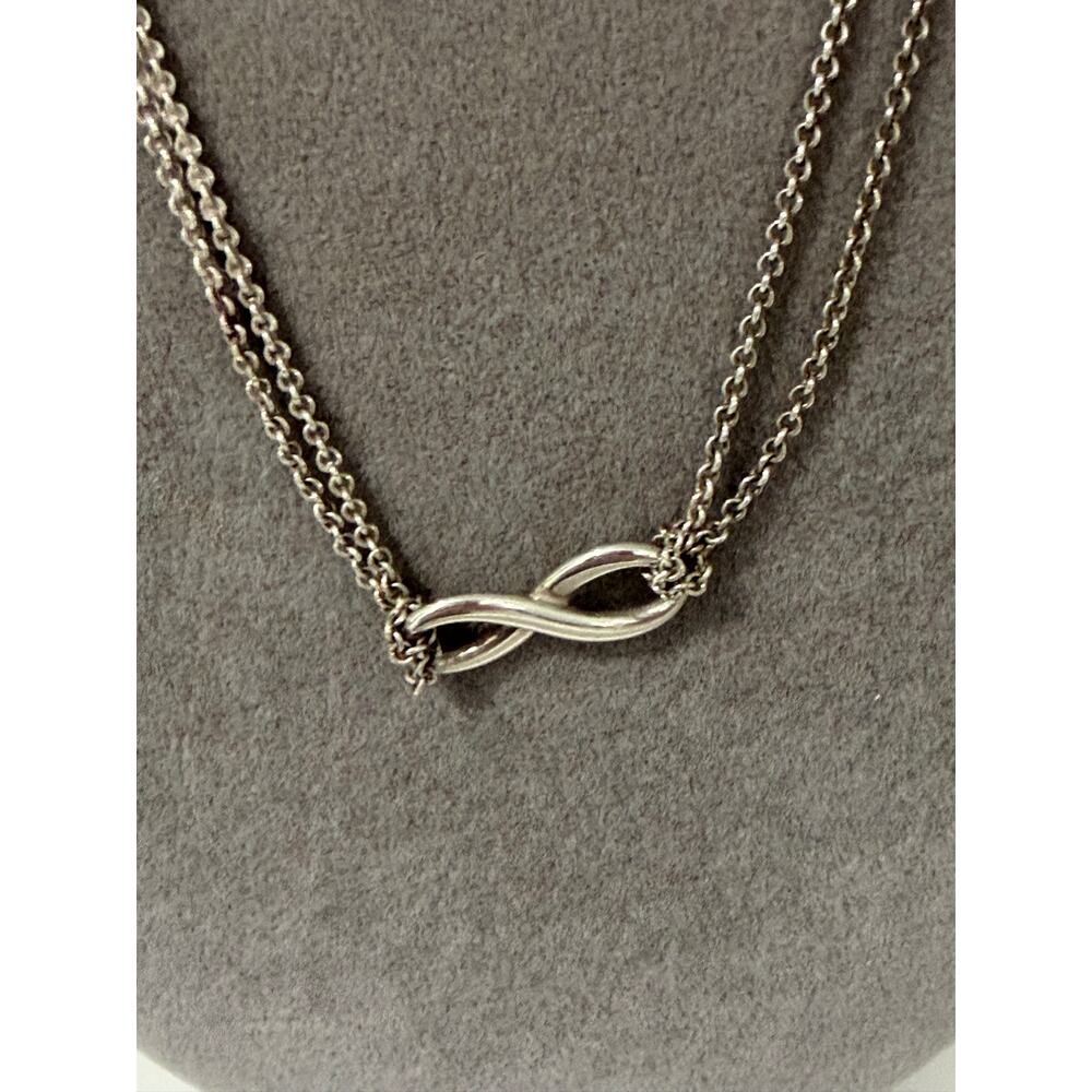Tiffany & Co. Sterling Silver Infinity pendant necklace 9.25